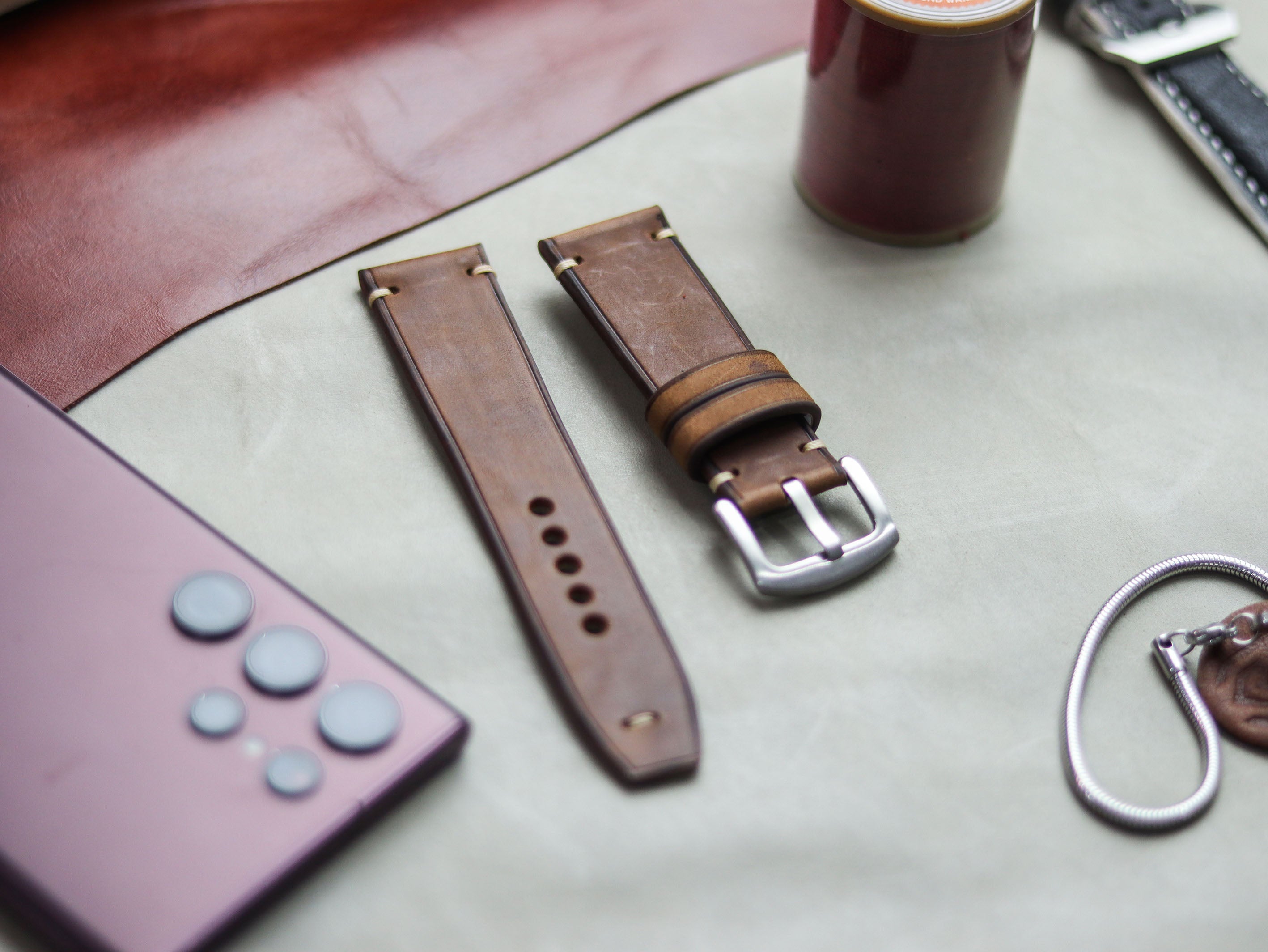 RUSTY BROWN HAND-CRAFTED WATCH STRAPS - MINIMAL STITCHED