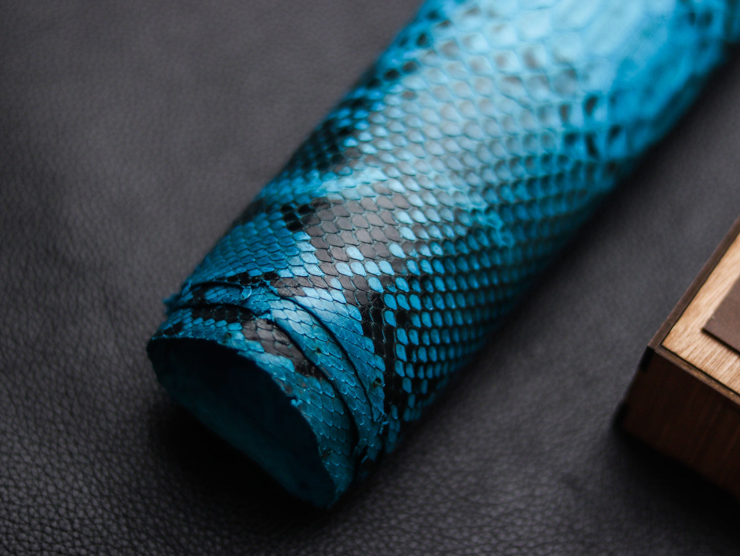 CERULEAN BLUE PYTHON SKIN PHONE CASE (CENTER SCALES)