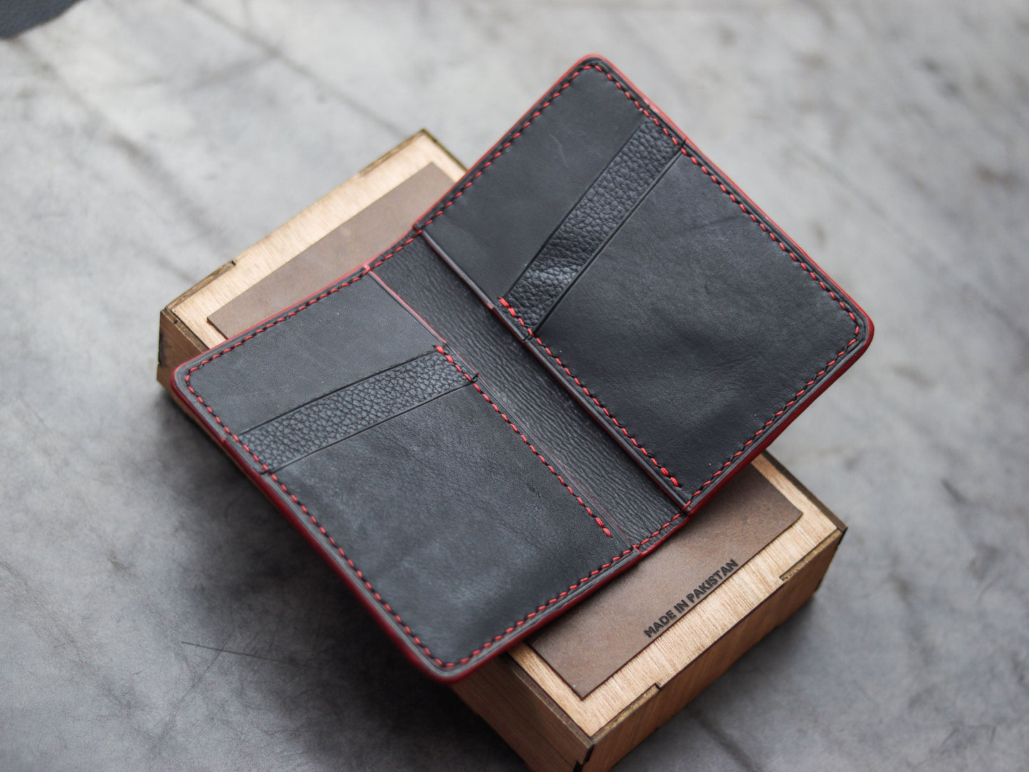 ARTEMUS - BIFOLD WALLET VENETIAN RED PYTHON SKIN