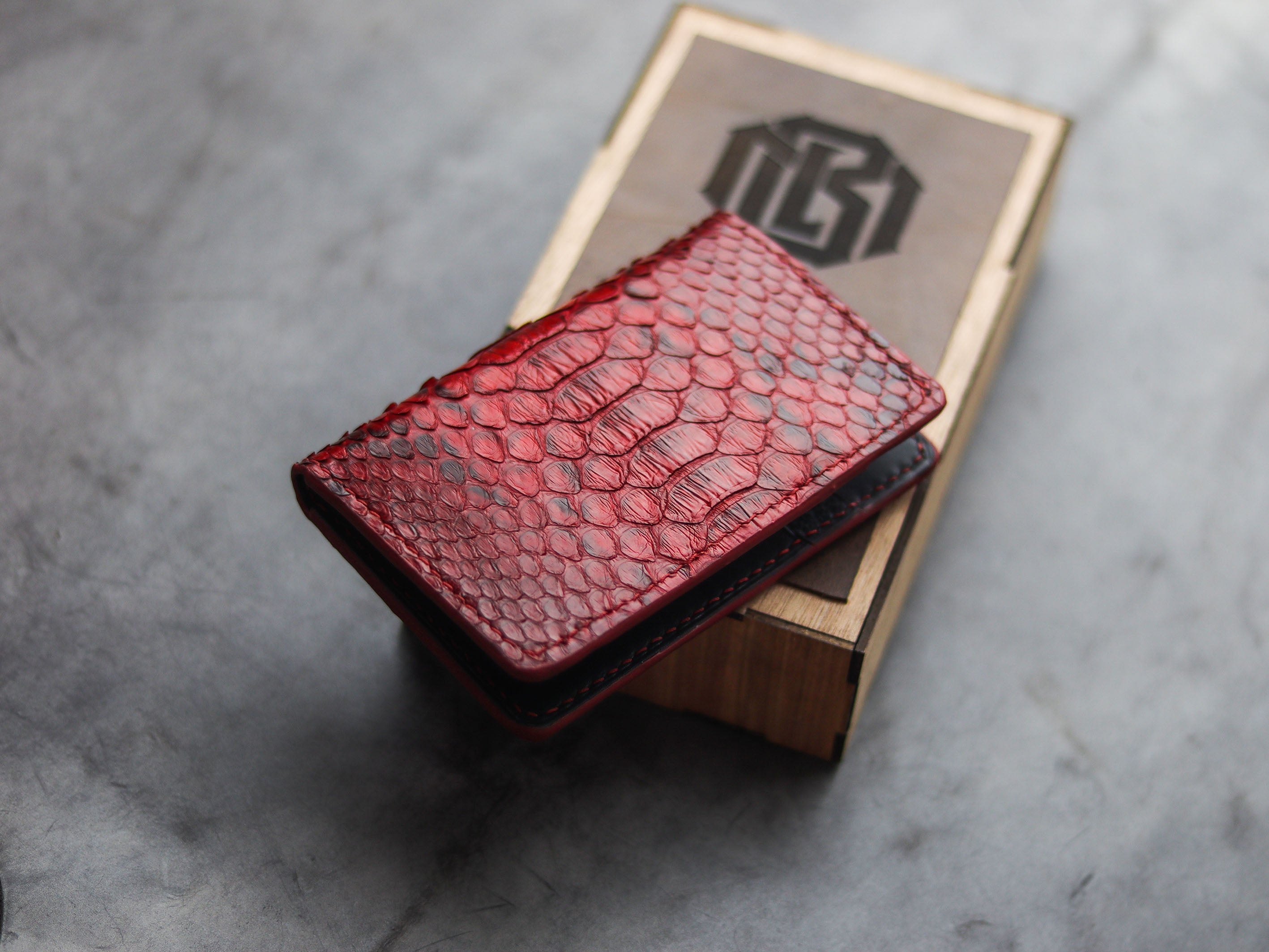 ARTEMUS - BIFOLD WALLET VENETIAN RED PYTHON SKIN