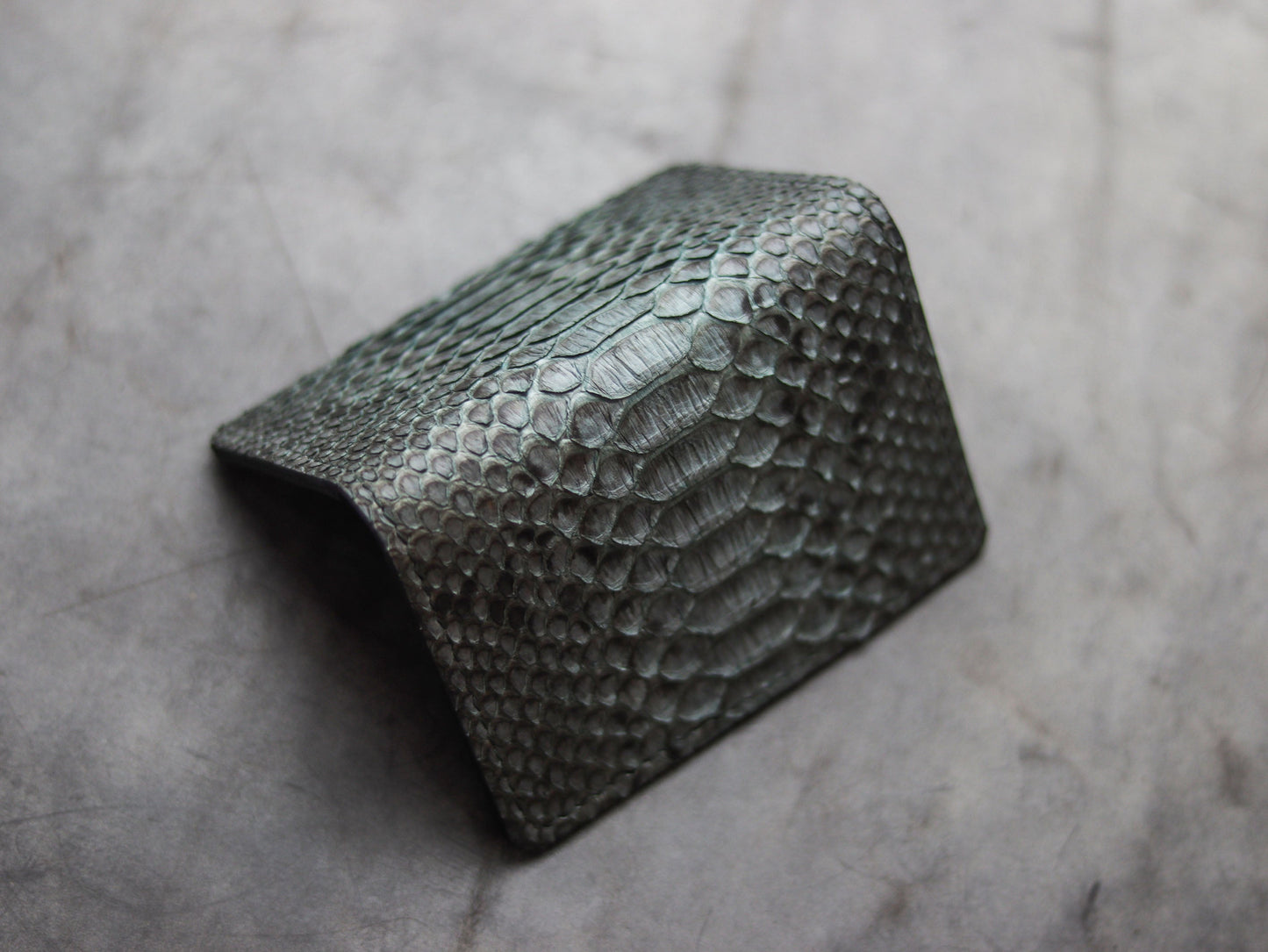 ARTEMUS - BIFOLD WALLET IRIDIUM GRAY PYTHON SKIN