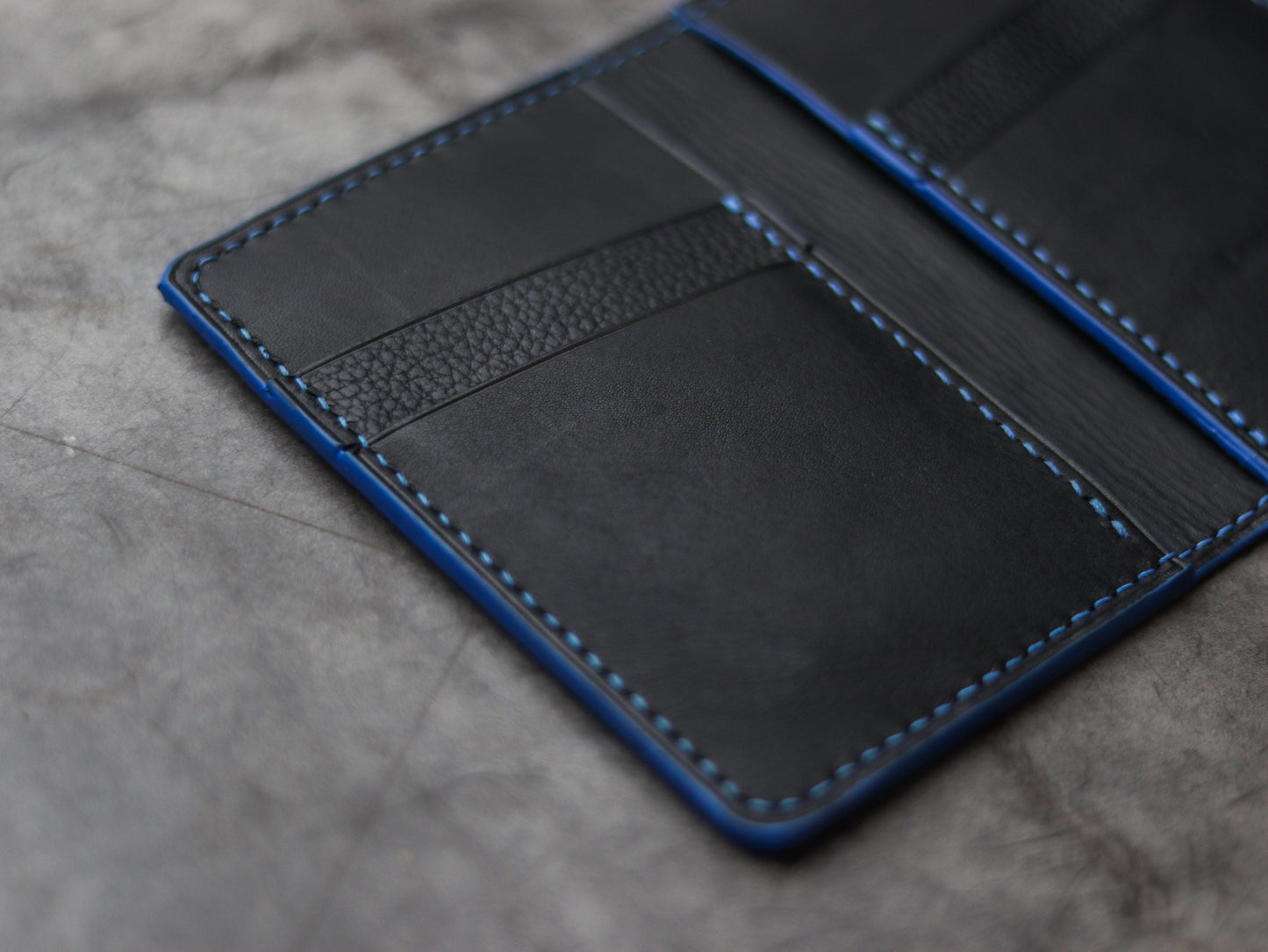 ARTEMUS - BIFOLD WALLET CERULEAN BLUE PYTHON SKIN