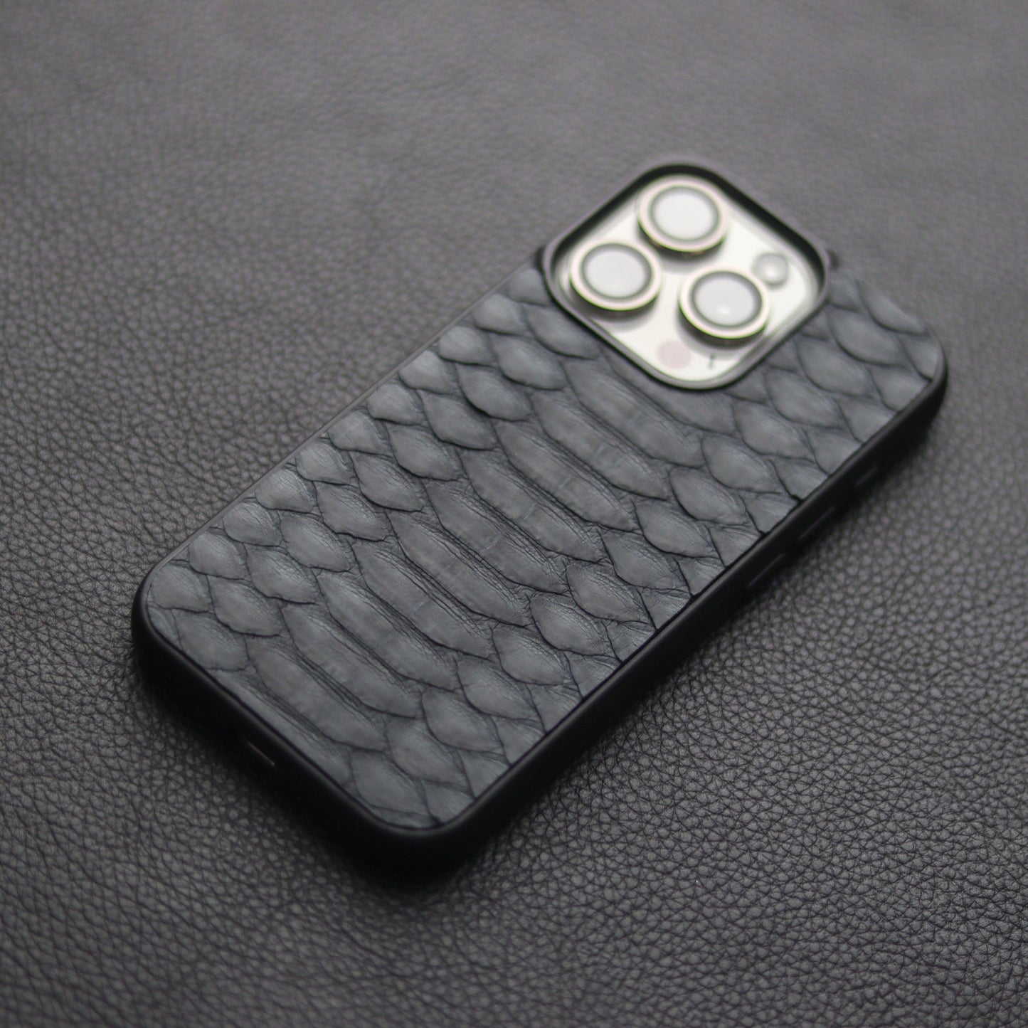 SLATE GRAY PYTHON SKIN PHONE CASE (CENTER SCALES)