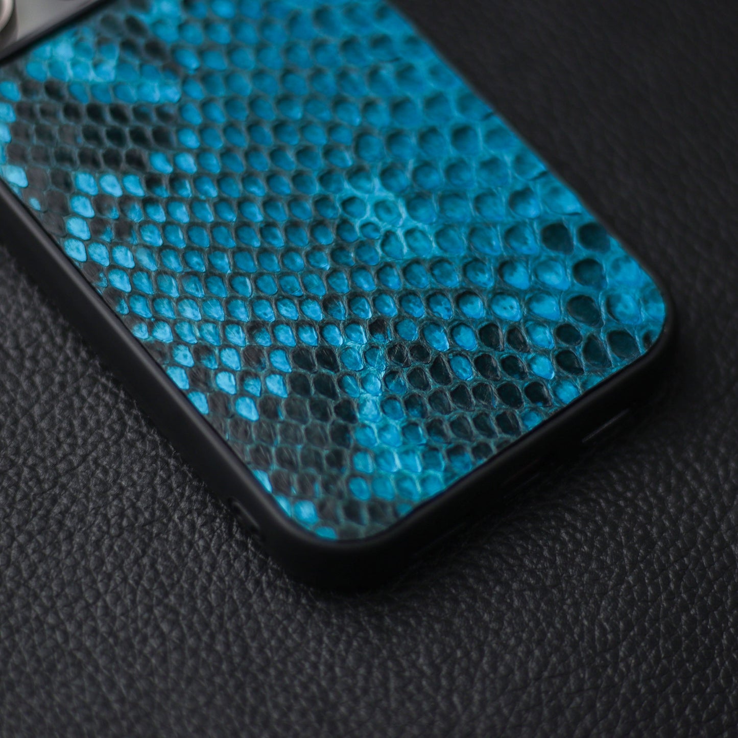 CERULEAN BUE PYTHON SKIN PHONE CASE