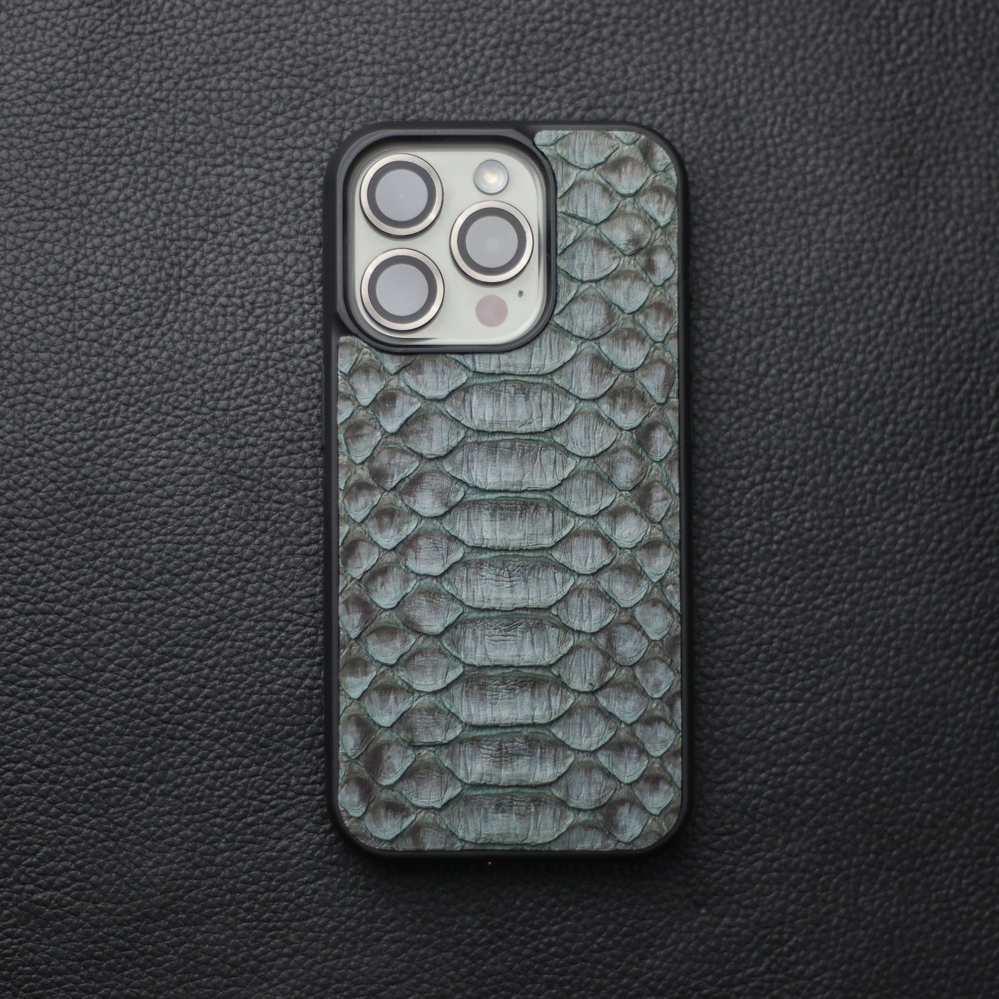 IRIDIUM GRAY PYTHON SKIN PHONE CASE (CENTER SCALES)