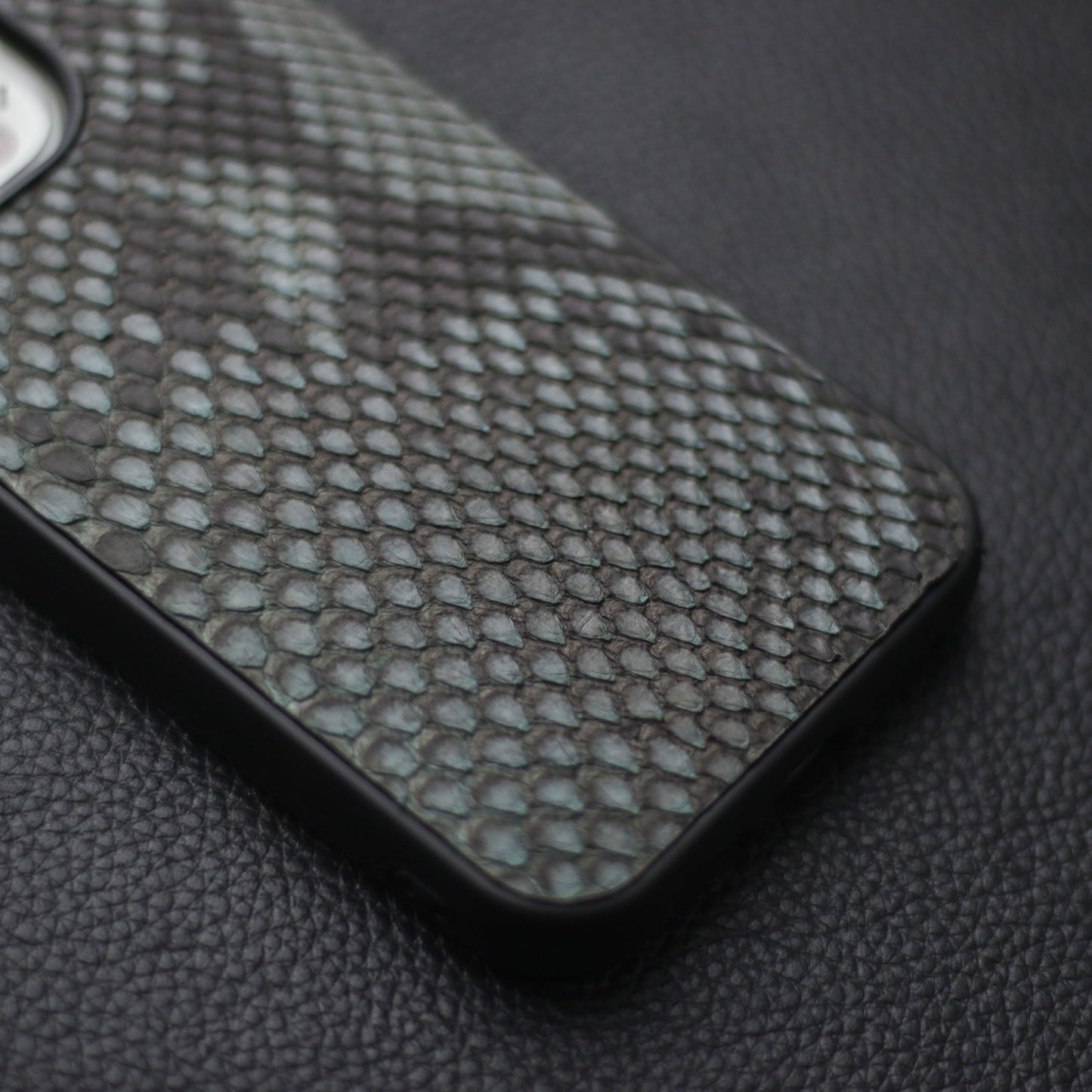 IRIDIUM GRAY PYTHON SKIN PHONE CASE