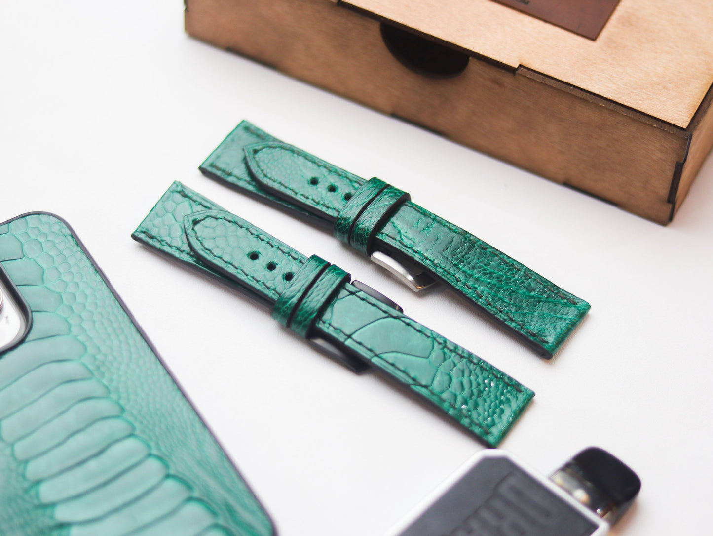 OSTRICH LEG SKIN WATCH STRAPS - EMERALD GREEN (KNEE SIDE)