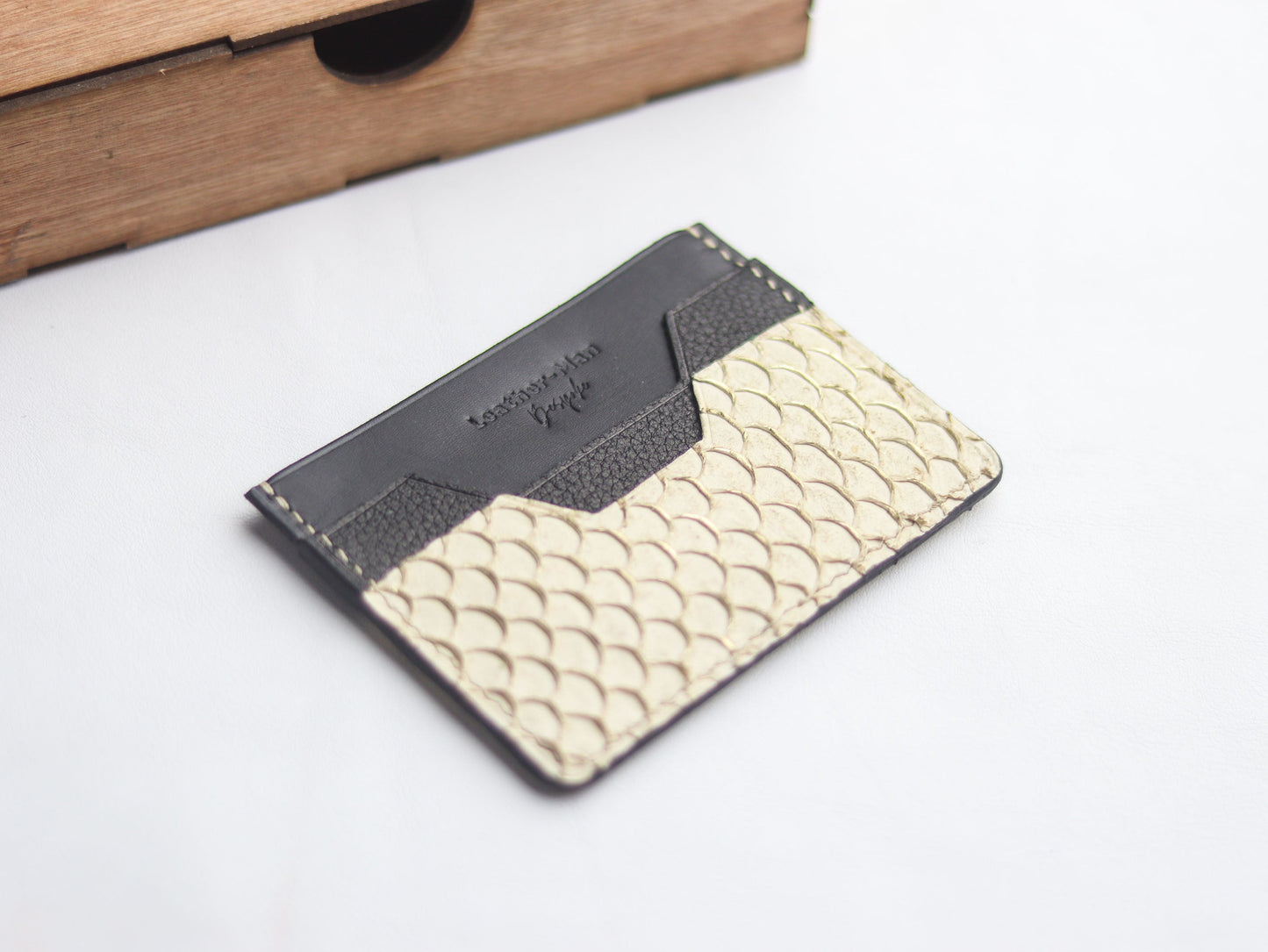 AUGUSTUS - MINIMAL WALLET ALABASTER WHITE TILAPIA FISH SKIN