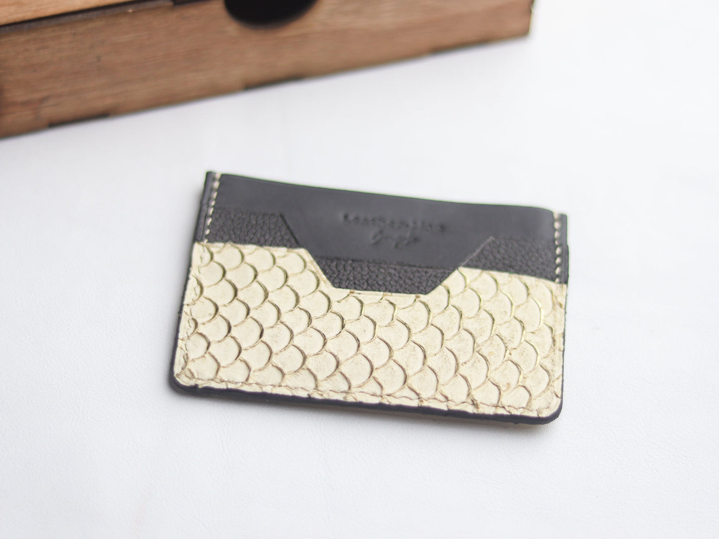 AUGUSTUS - MINIMAL WALLET ALABASTER WHITE TILAPIA FISH SKIN