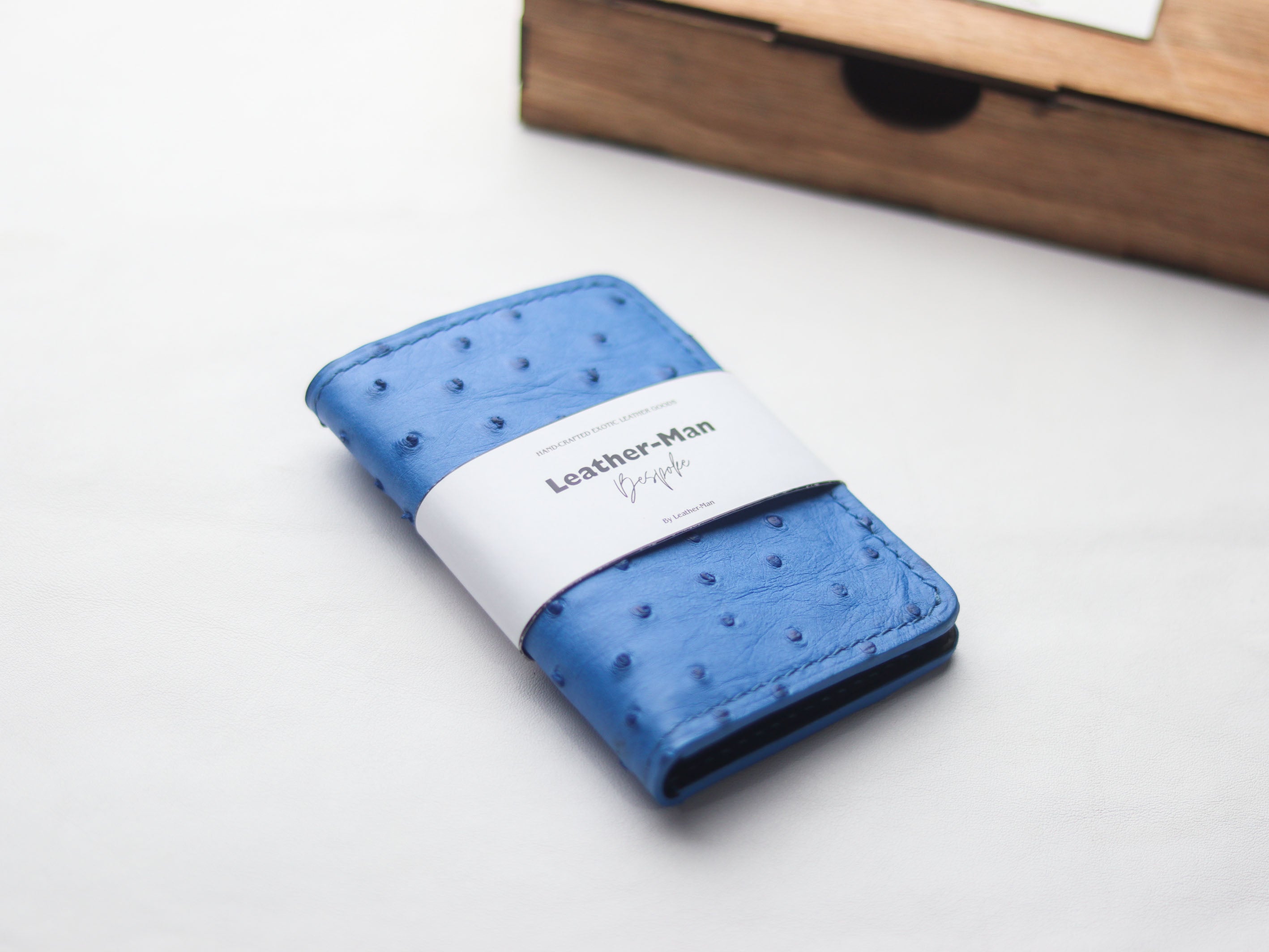 ARTEMUS - BIFOLD CARD WALLET AZURE BLUE OSTRICH SKIN