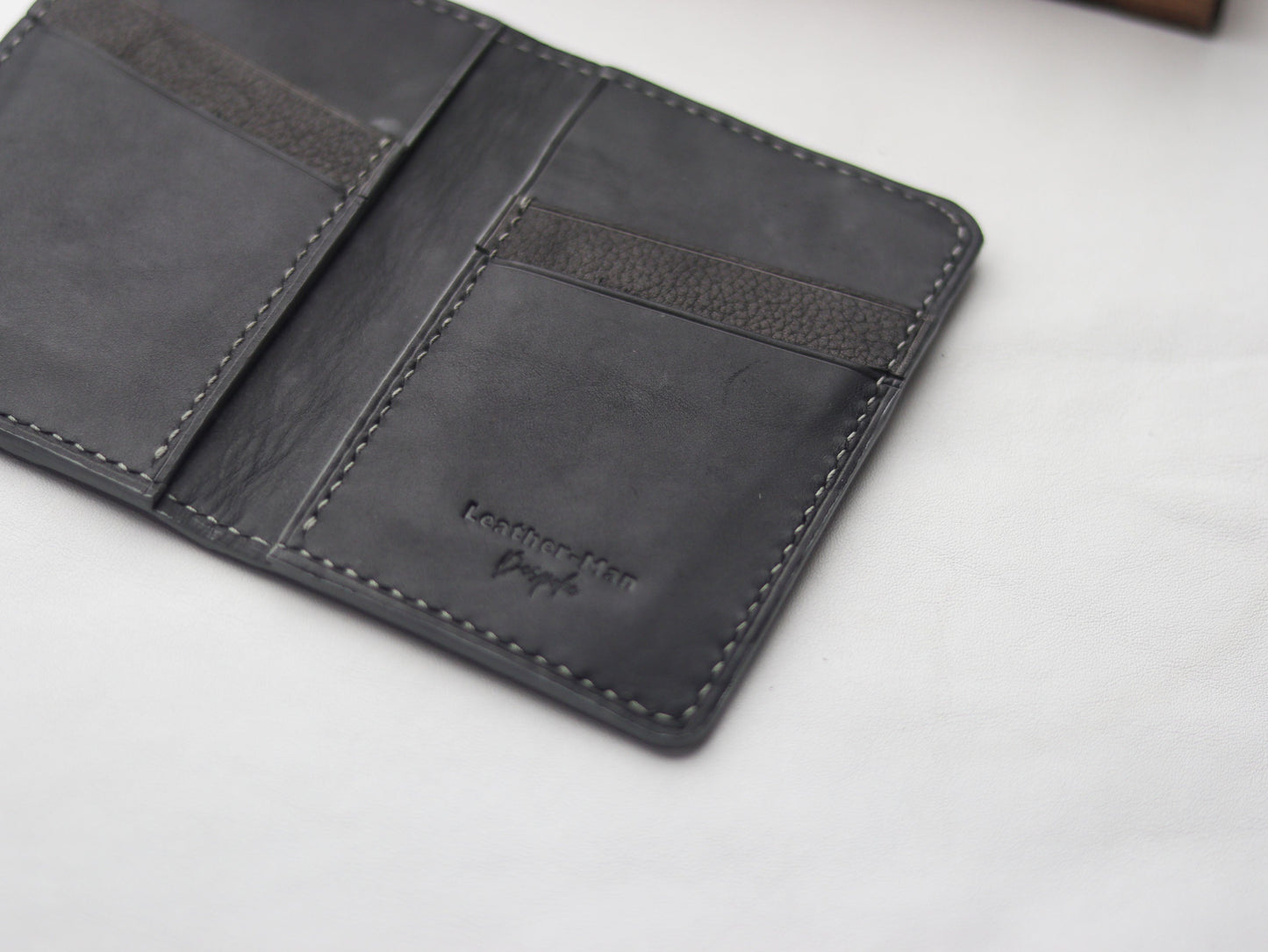 ARTEMUS - BIFOLD CARD WALLET SHARK GRAY OSTRICH SKIN