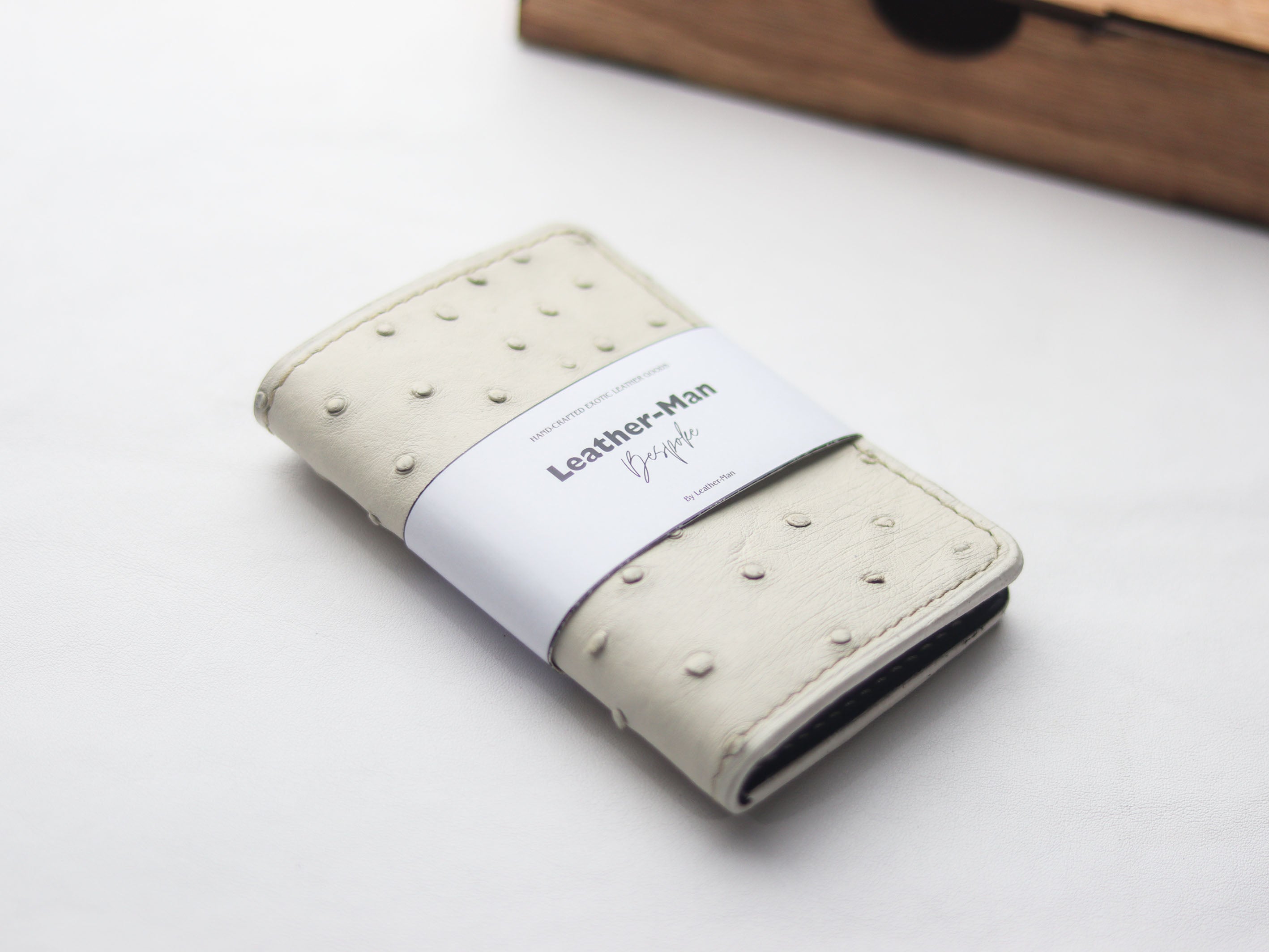 ARTEMUS - BIFOLD CARD WALLET SERBING WHITE OSTRICH SKIN