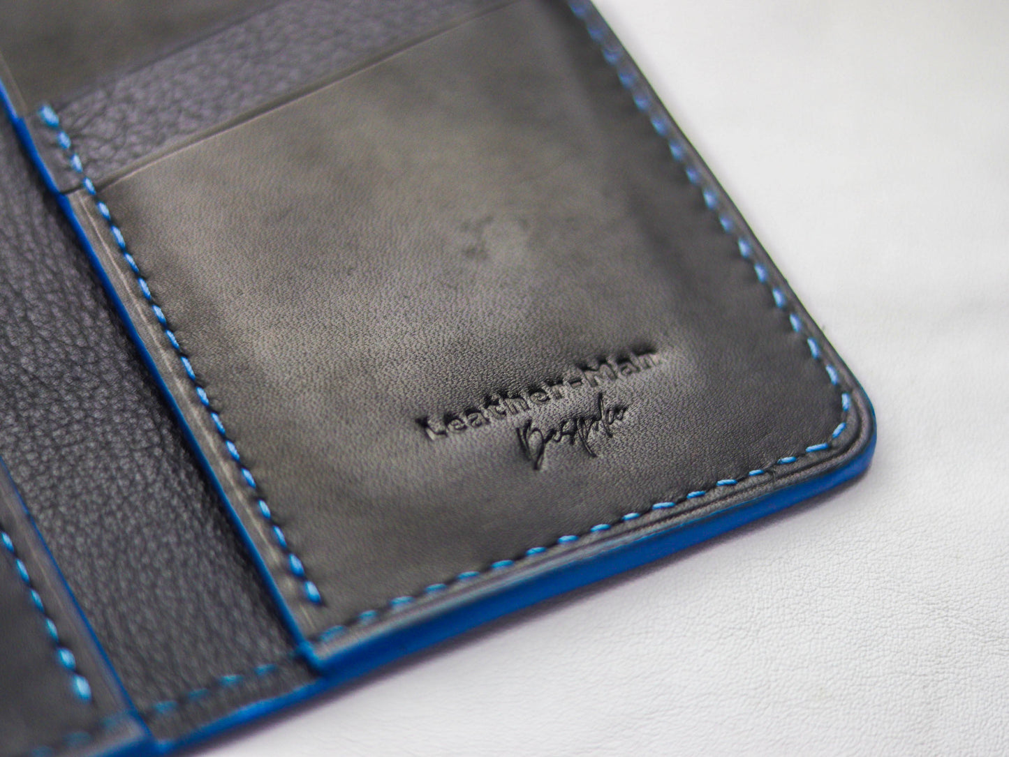 ARTEMUS - BIFOLD CARD WALLET COBALT BLUE RICH LEG SKIN