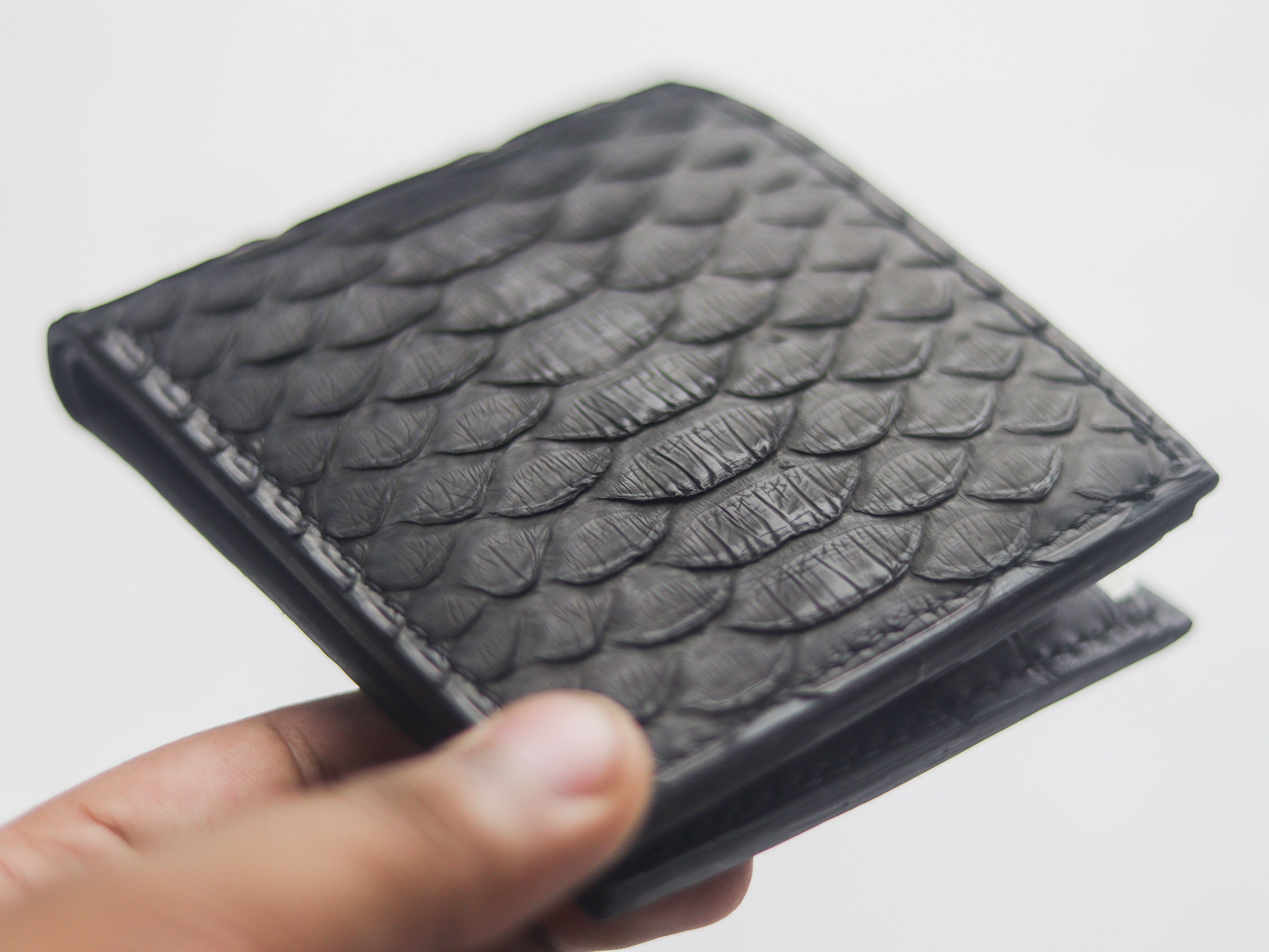 WYNTON - BIFOLD WALLET RAVEN BLACK PYTHON SKIN